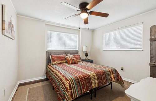 Lone Star Lake Cottage-NEW Trex Deck, boat dock - Foto 14