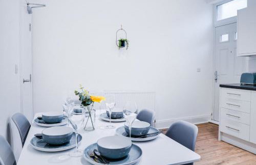 Spacious 4 Bedroom house near Leeds CC - Foto 23