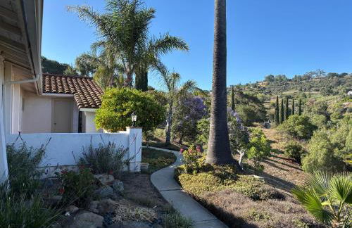 Quiet Hilltop Home With Stunning Hill Top And Valley Views - Foto 8