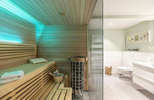 Traditional Architecture Meets Modern Design - Photo 17