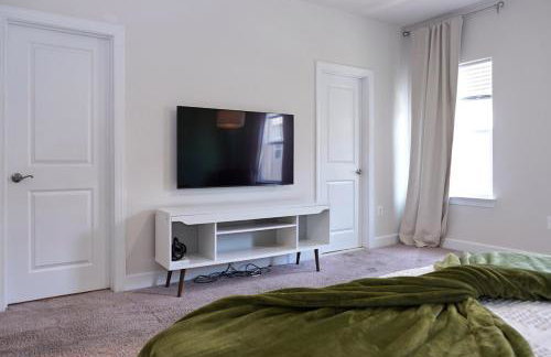 New LUX home close to DC and Metro - Photo 33