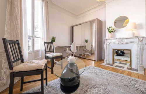 Eiffel Tower View 3BR Balcony - Foto 14