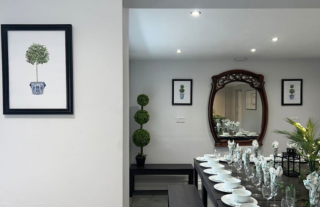 The Cheshire Gathering - Hot Tub 8 Bedroom - Photo 40