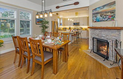 Downtown Villa by Paradise Retreats - Photo 4