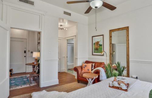 Historic Courthouse View- Chic Suite on Riverwalk - Foto 12