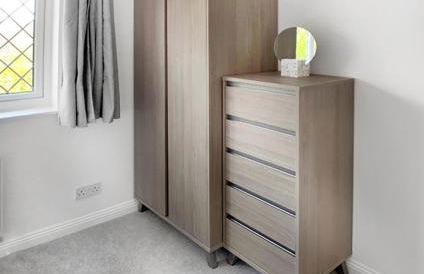 Woking - Parking Garden 2Bed - Photo 6