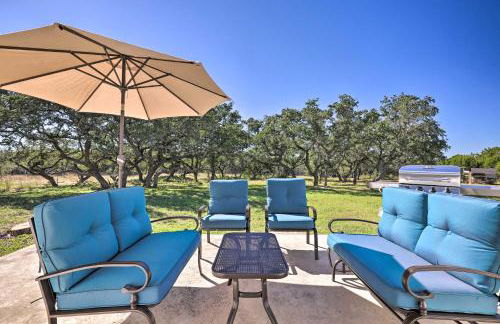 Quiet Haven with Hot Tub, 4 Mi to Canyon Lake! - Foto 1