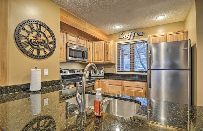 Cozy Bellaire Condo with Balcony - 3 Mi to Skiing! - Foto 17