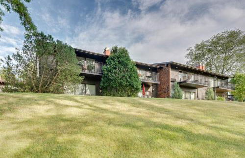 Elegant 4-Season Lake Geneva Condo with Fireplace! - Foto 30