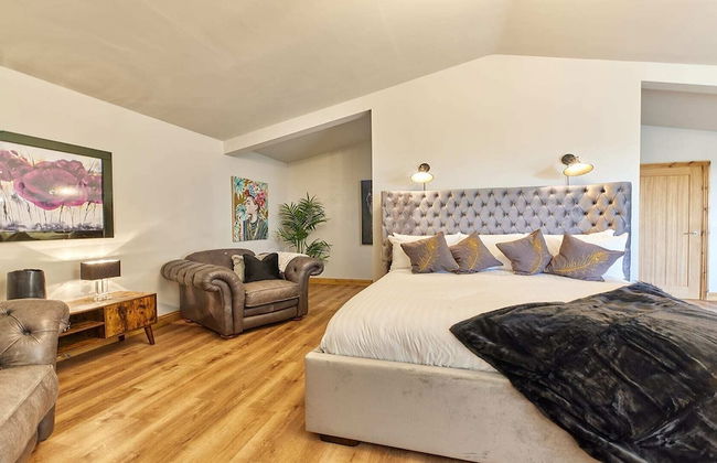 Host Stay The Gathering - Photo 16