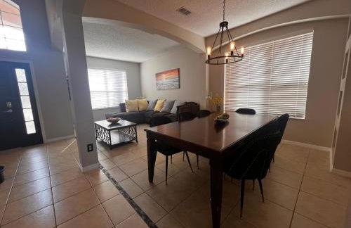 Charming Family Friendly Home - Foto 35