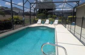 Themed kid bedrooms, 17 miles to Disney and Legoland, private pool, kitchen, wifi, washer, dryer - Foto 45