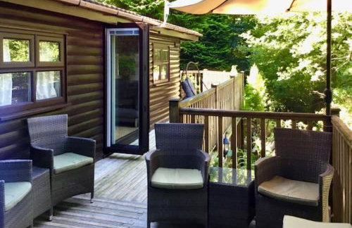 Mistletoe One Luxury Lodge with Hot Tub Windermere - Photo 3