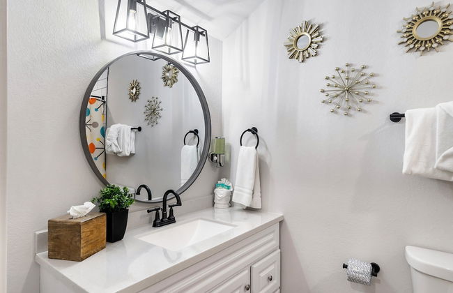 Luxury Lakehouse - Photo 38