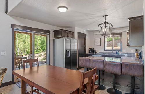 High Mountain Rustic Cabin Hot Tub Game Loft - Foto 8