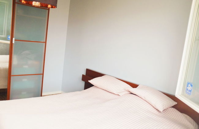 Central - 2 Bedroom Apartment - Photo 5