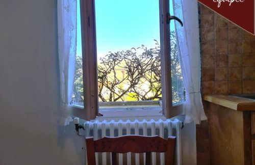 VILLA ANNEE 30 Rénovée ,Terrasse et Jardin - Foto 9