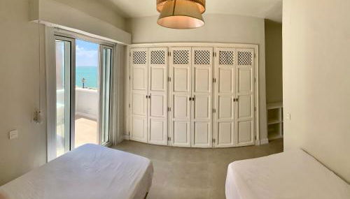 Espectacular apartamento frente al mar - Foto 3, wardrobe