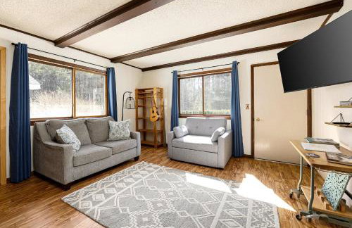 Cinders Whispering Waters and Wilderness Escape - Foto 3