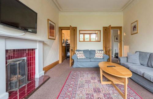 3 bed overlooking meadows park - Foto 7