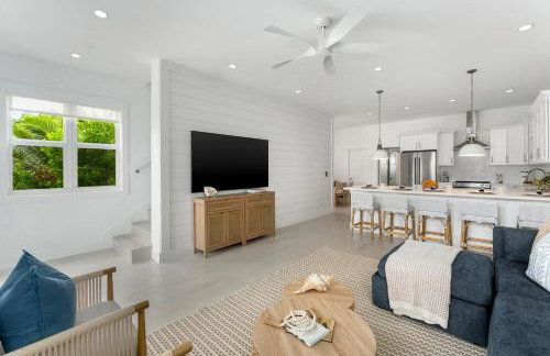 Oceanfront Oasis BBQ Patio, Free Dock, Pool and Secret Speakeasy - Foto 13