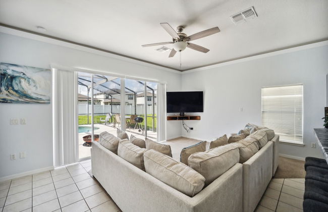 Elegant 5br Villa With Private Pool 5 Bedroom Home by RedAwning - Photo 16