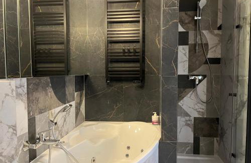 Family & Business Sauna Apartments No15 Leśny nad Zalewem Cedzyna Unikat - 3 Bedroom with Private Sauna, Bath with Hydromassage, Terrace, Garage, Catering Options - Foto 40