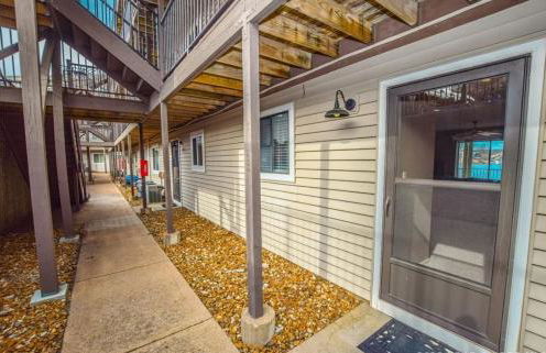 Lakefront condo with a VIEW Osage Beach - Foto 25