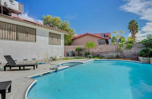 New Poolside Paradise in Vegas with BBQ and Games - Foto 19