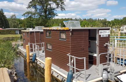 Hausboot Krakow am See Forelle 1 und 2 - Foto 1