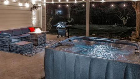 The Kirby House: King Bed, Hot Tub, Game Rooms, Gym - Foto 3