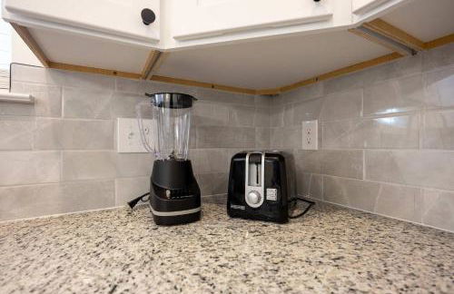 4 Min to Downtown - En-Suite Bath - Washer and Dryer - Foto 44