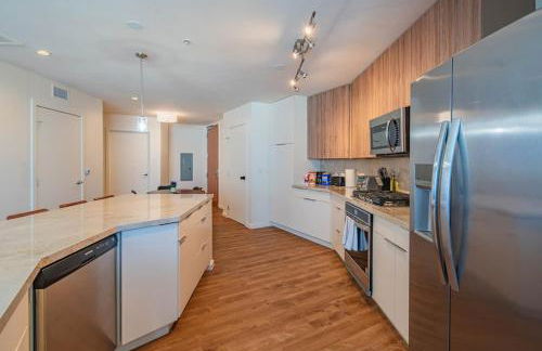 Sky Terrace DT HighRise, Gym, Pool, Parking, W-D,Golf - Photo 23