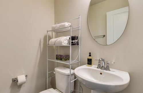 Spacious Home with Fireplace - Near Golf! - Foto 14