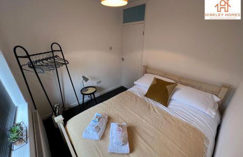 Large Home - Free Parking-WiFi By Hinkley Homes Short Lets & Serviced Accommodation - Foto 32