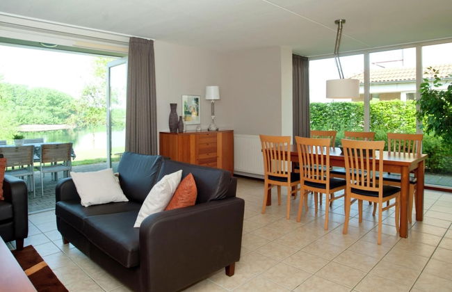 Villa in Maaspark With Lake Views & Sauna - Photo 15