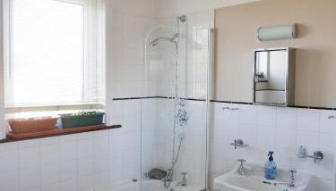 Close to beaches and town, off street parking - Foto 3