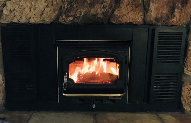 Inviting Mountain Retreat Steps From Ski Lifts! - Foto 38