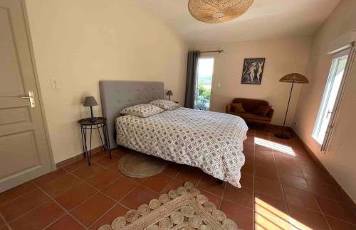 Proche Roussillon, La villa rouge Luberon, piscine chauffée, climatisation et vue Luberon - Foto 18