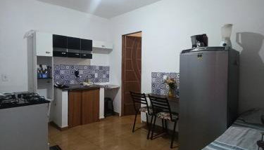 Kitnet Mobiliada Espaço inteiro - Foto 5, stove