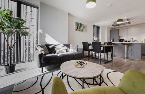 Stylish Skyline Apartment - 2 Bed, 2 Bath, Gym, Concierge in City Centre - Foto 21