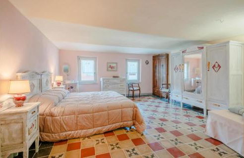 Gorgeous Home In Ferrere With Kitchen - Foto 33