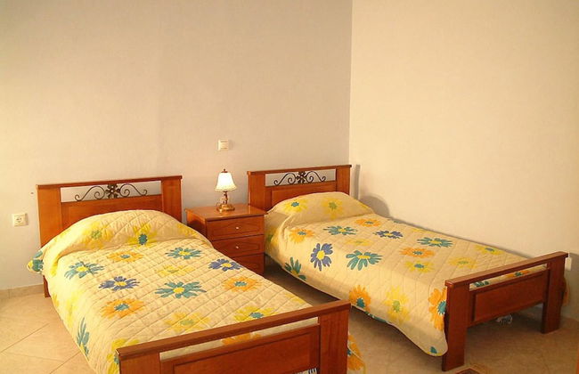 Villa Petros Large Private Pool Walk to Beach Sea Views A C Wifi Car Not Required - 180 - Foto 9