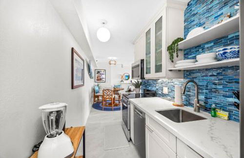 Diamond Head and Ocean views with King Bed and Parking - Foto 32