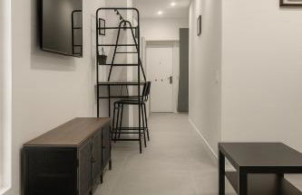 Hermoso Piso a 5 Minutos de la Estación De Bus y Tren María Zambrano - Foto 6