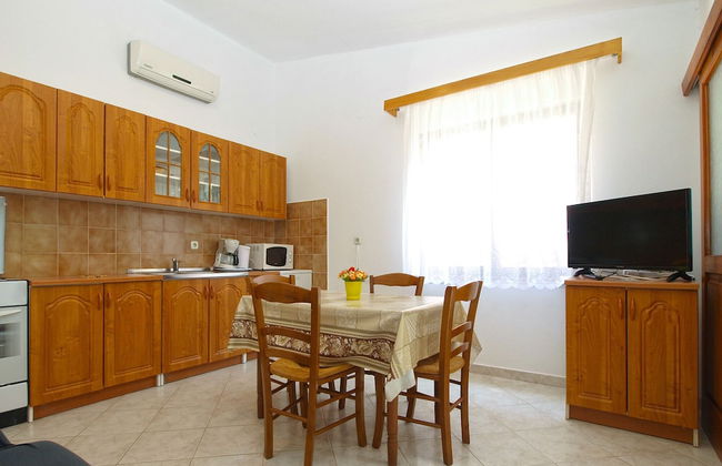 Apartment 1907 - Photo 7