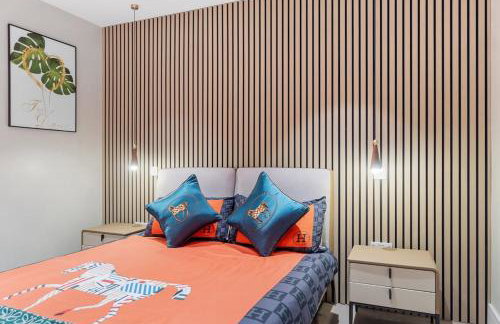 Luxe Home for Work & Play - Foto 17