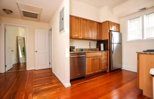 Stylish Apartment in Malden 20 Min from Boston #2 - Photo 8