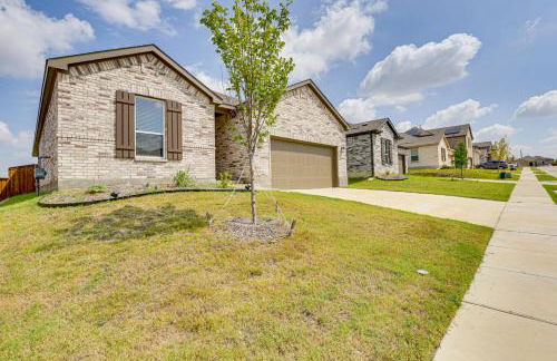 Private Yard and Pool Access Home in Krugerville - Foto 21