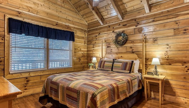 Ern859 - Absolute Paradise - Great Location! Close To All The Action! 2 Bedroom Cabin by RedAwning - Foto 2, Habitación